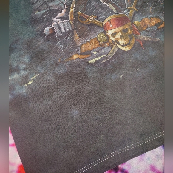 Pirates of the Caribbean Disney T-shirt - Picture 3 of 9